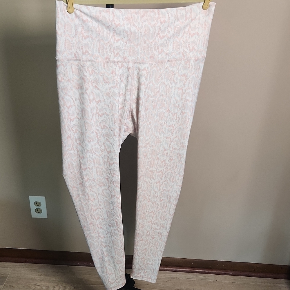 Old Navy Pink & White Printed High-Waist Leggings